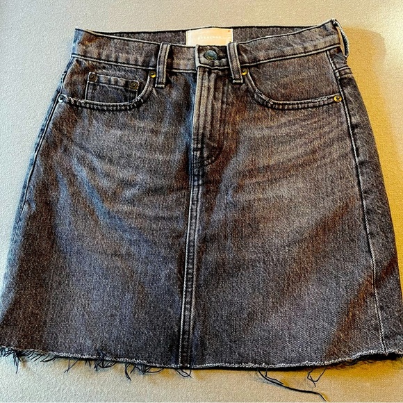 Everlane Black Denim Skirt Size 25 NWOT - Picture 1 of 3